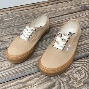 VANS UNISEX LOW BEIGE ( Women’s 8 Men’s 6.5)